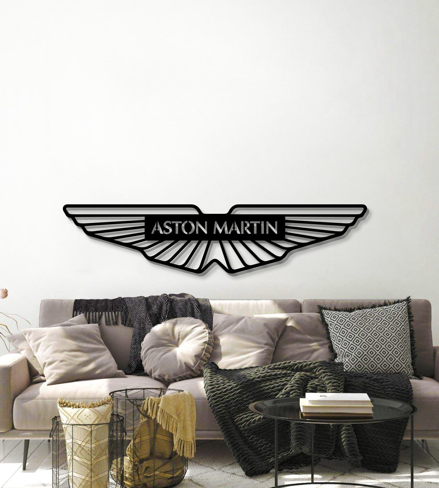 ASTONMARTINCARAMBLEM 6